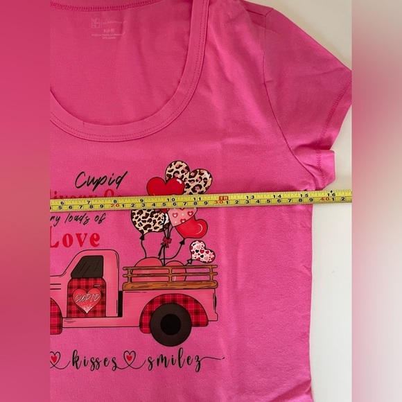 No Boundaries Custom Pink Valentine’s Day Cupid Scoop Tee Juniors Small (3-5) - Picture 9 of 13